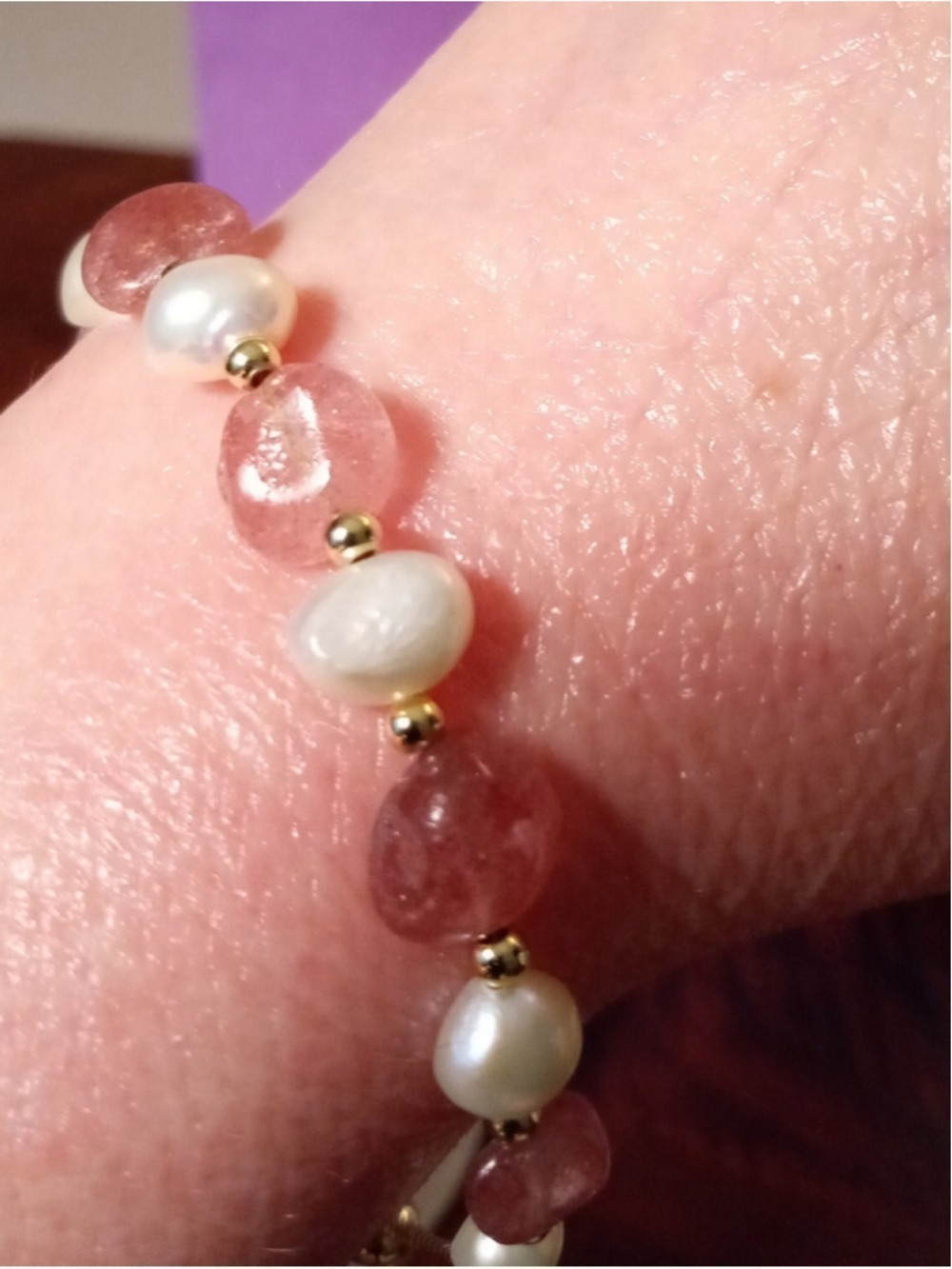 NWT Pearl And Strawberry Quartz Bracelet With Jewelry Travel Case, Gift-To-Go - Picture 2 of 8